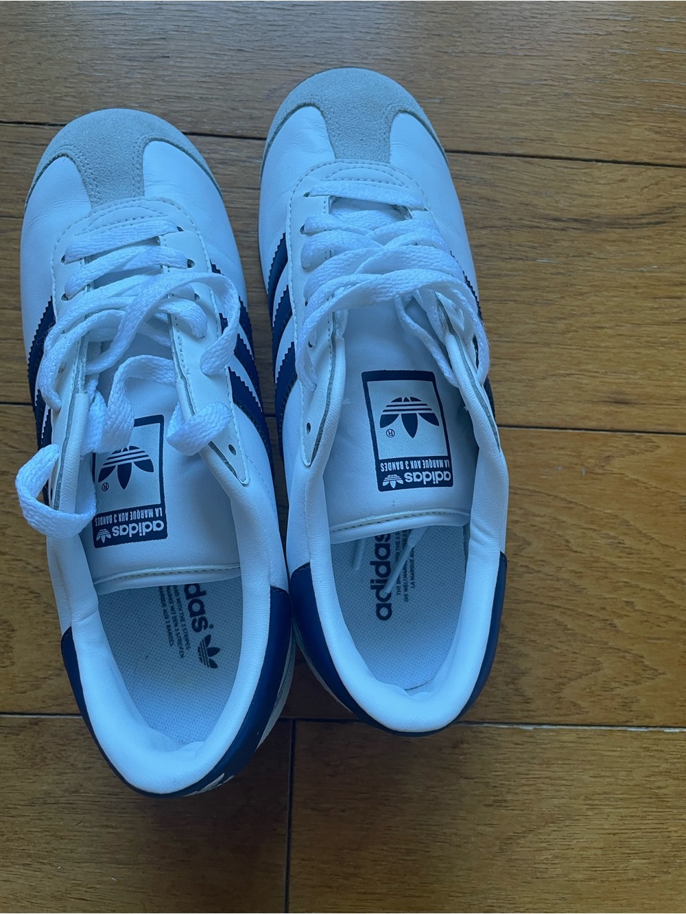 adidas White Sneakers with Navy Three-Stripes M 5.5/W6.5 - Picture 4 of 8